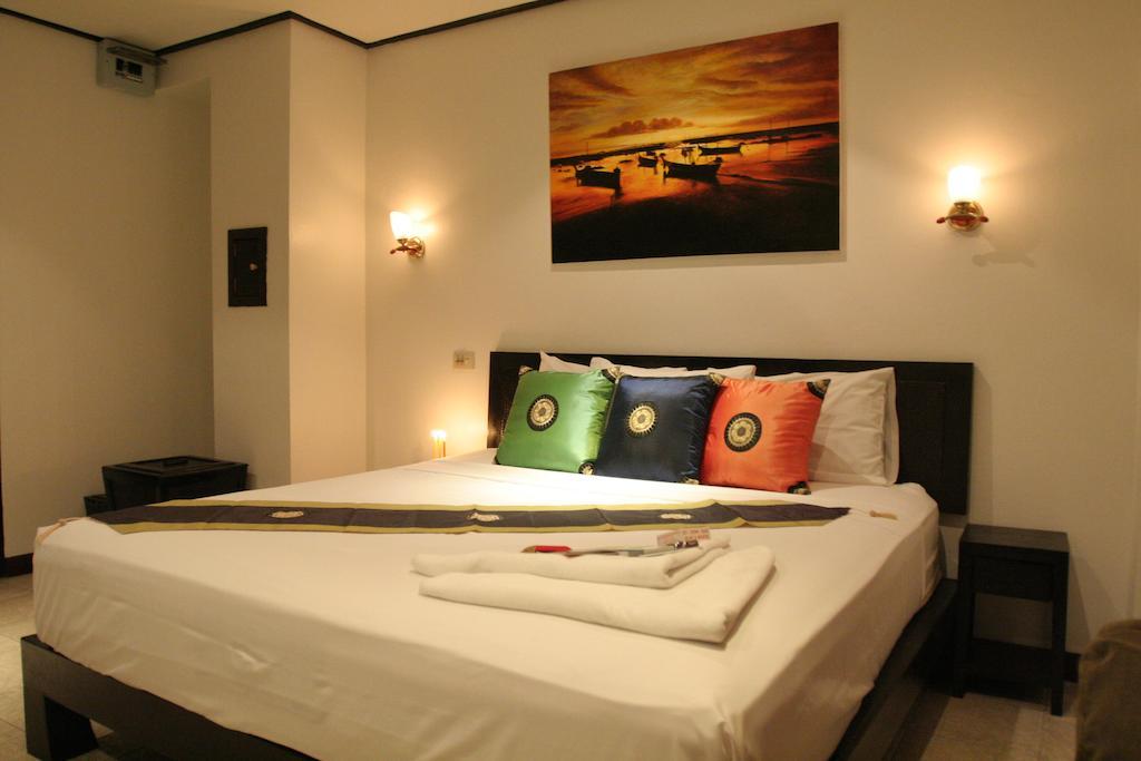 Angus O'Tool'S Guesthouse Karon Екстериор снимка